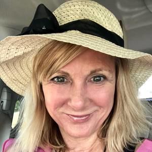 Meet your Posher, Denise